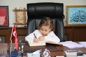 Başkan Ecrin Demir: “Eğitim – öğretimi her zaman ön planda tutacağım”